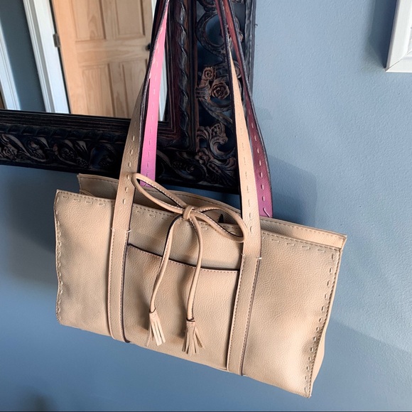 Liz Claiborne Nude Shoulder Bag w/ Compartments - Picture 10 of 10